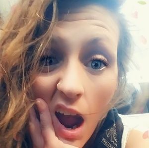 Meet your Posher, Candace